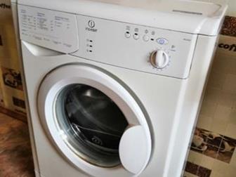   Indesit WIUN 81      ,    33,   ,  -