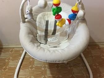     Graco Snuggle Swing: /  