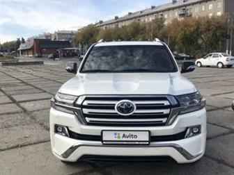 Land Cruiser 200 Executive White,   ,   2-, ,    ,      ,  ,  