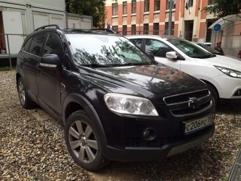 Chevrolet Captiva черная