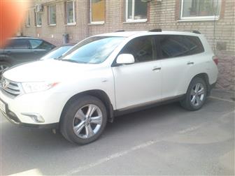 Toyota Highlander   -- 