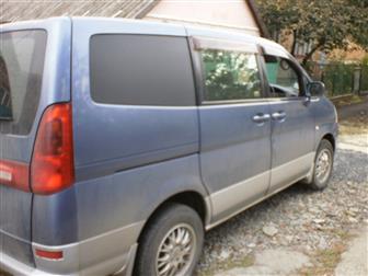 Nissan Serena   -- 