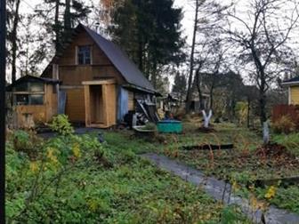 Прописка возможна, , Дом из бревна 60м,зимний (2 комнаты ),2 этажа, Баня 2этажа,24м(3?4) из бревна, , комната 27м  рядом с домом ,  Ж, д,  станция 45км ,пешком 5,7мин, в Санкт-Петербурге