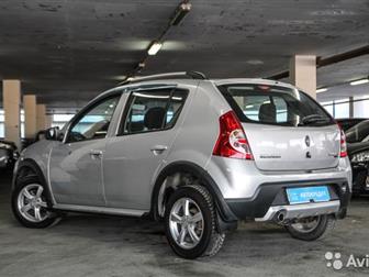          - 1 ,   Renault Sandero Stepway,   Crystal Motors   