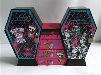    Monster High,  ,   ,  ,   ,     ,      2000  