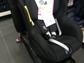     31  !  - , ,    3   4 Britax Romer Dualfix M i-size Cosmos black 360  ?  